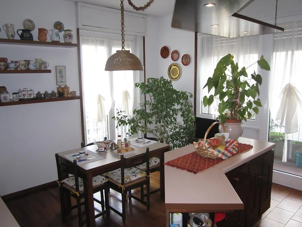 Bnb I Love Milano 2*, Milan Italy